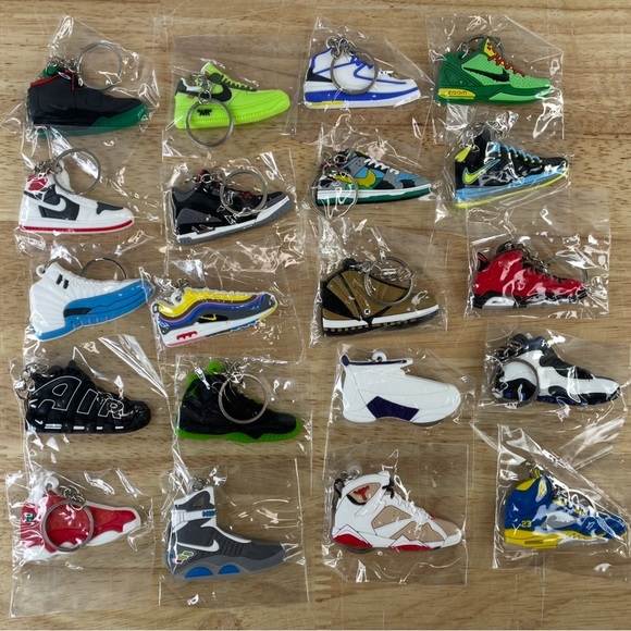 10 Jordan and Nike Random Shoe Keychains - Retro Sneakers Basketball - Picture 2 of 15